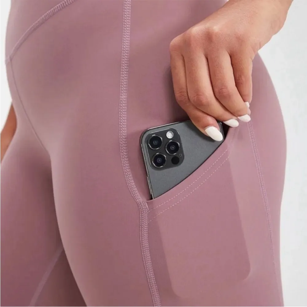 New outdoor voices zoom 8” shorts in deep taupe - Image 3