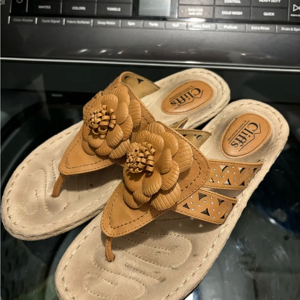 Cliffs By White Mountain Cynthia Sandal 10 Tan - Image 5