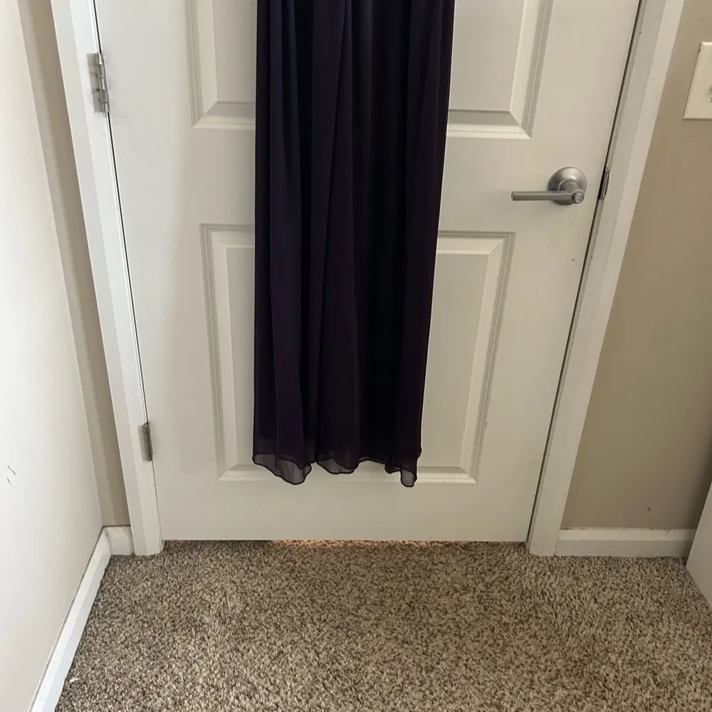 Chic Purple Maxi Dress with Flowing Silhouette Size 10 - Image 6