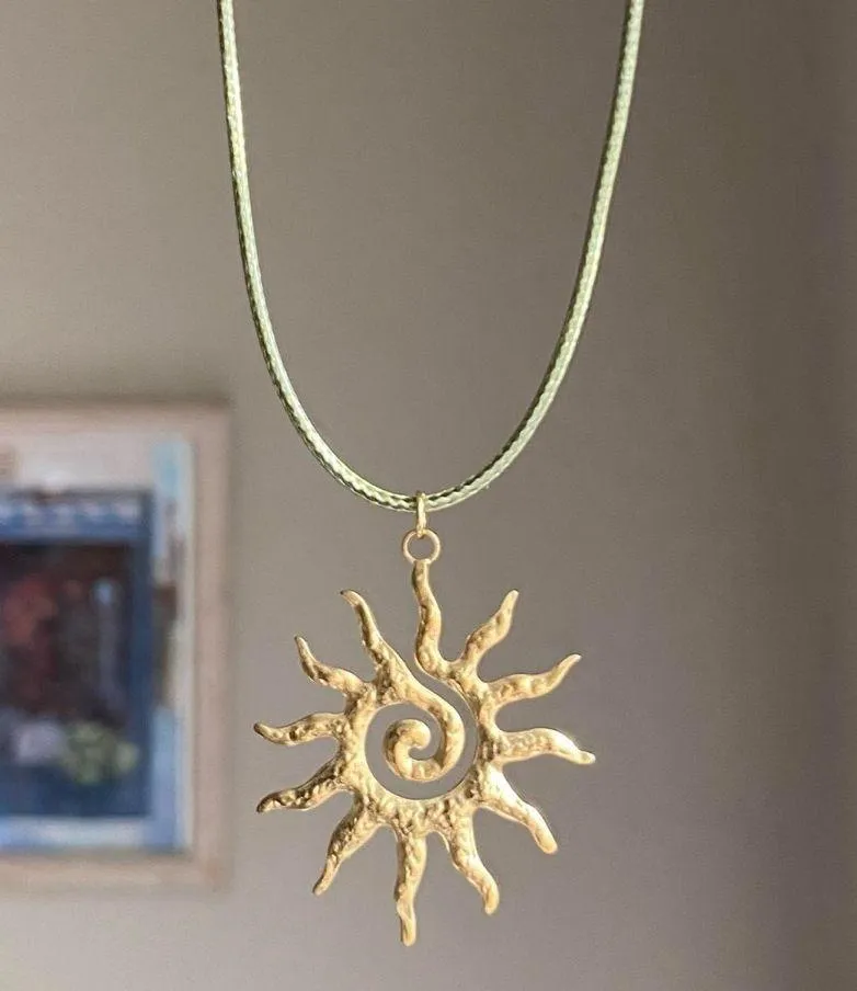 Handmade gold tone stainless steel sun boho retro vintage style necklace☀️ - Image 4