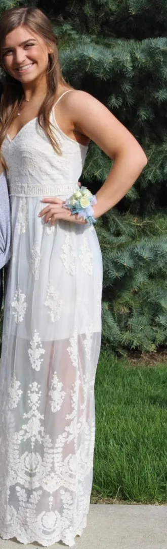 Prom/Formal Gown - Image 3