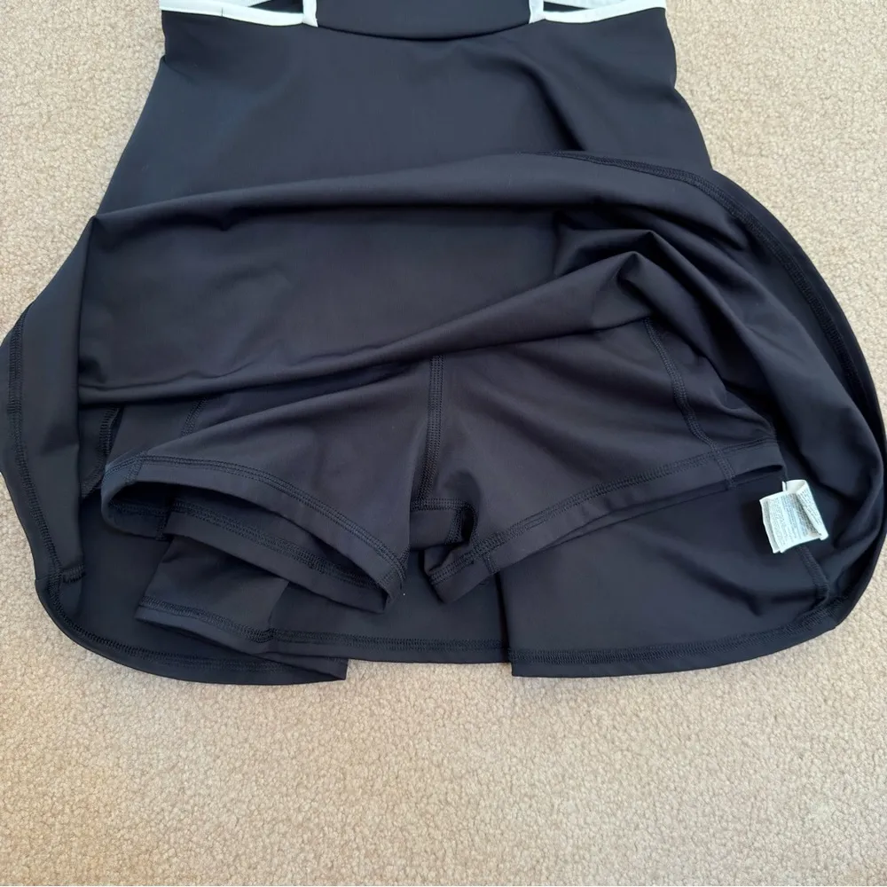 Old Navy Stretch Powersoft Shelf Bra Cutout Black White Mini Shorts Dress XS - Image 4
