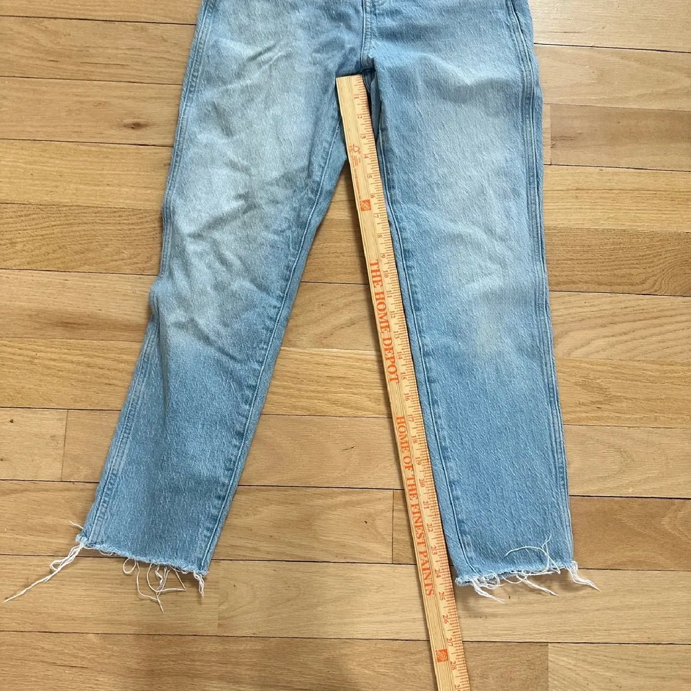 Madewell Stovepipe Light Wash 26 Jeans Slim‎ Frayed Hem - Image 2