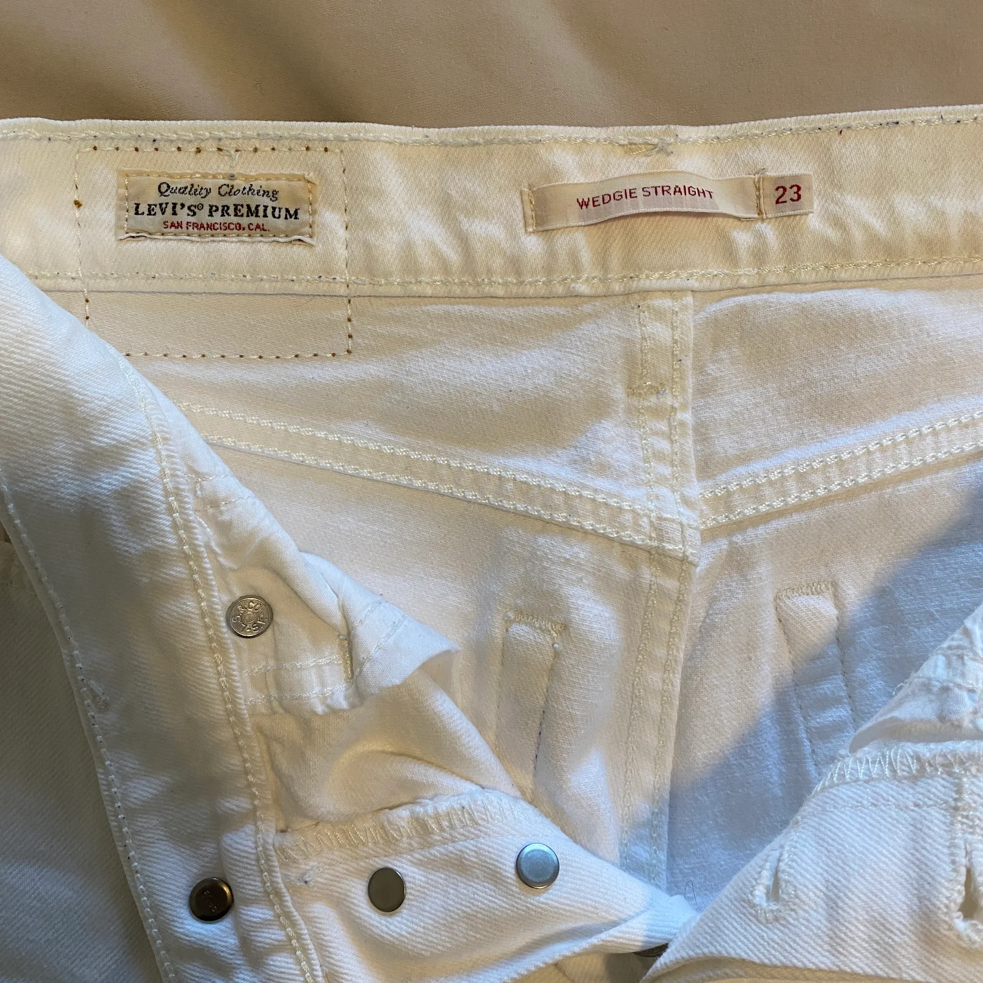 Levi’s Wedgie Straight Jeans - Image 5