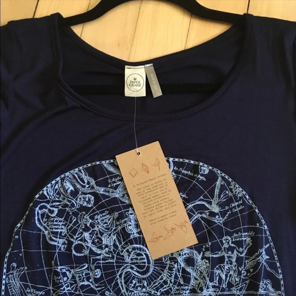 NWT Paper Crane Blue Globe T-shirt Size Small - Image 4
