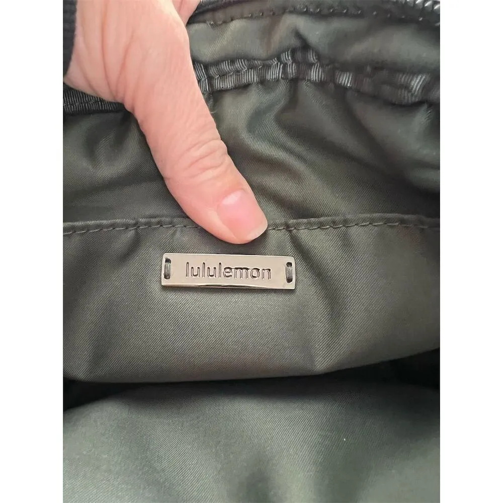 Lululemon Quilted Embrace Crossbody Bag Dark Green Unisex Casual - Image 7