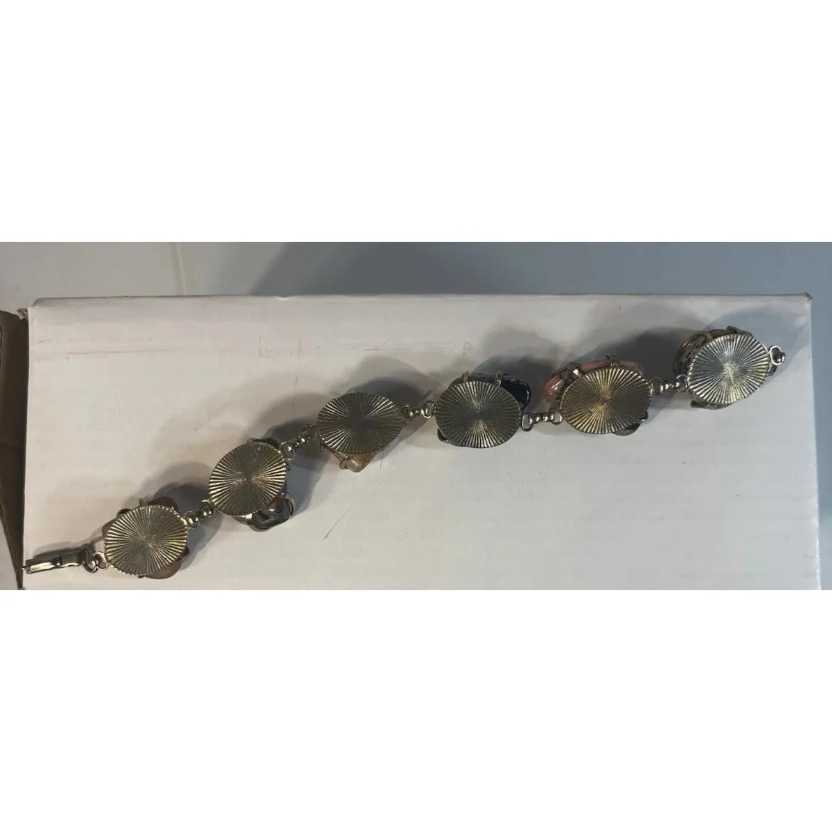 Vintage Gold Tone Beautiful Stone Wrapped Link Chain Bracelet MCM Boho 60s - Image 4