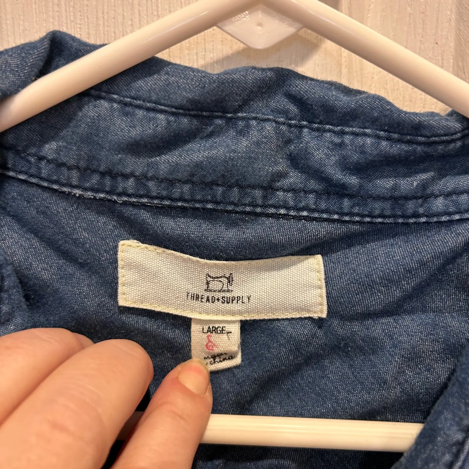 Thread Supply Dark Wash Denim Lyocell Long Sleeve Button Up Shirt Women's Large Blue - Image 3