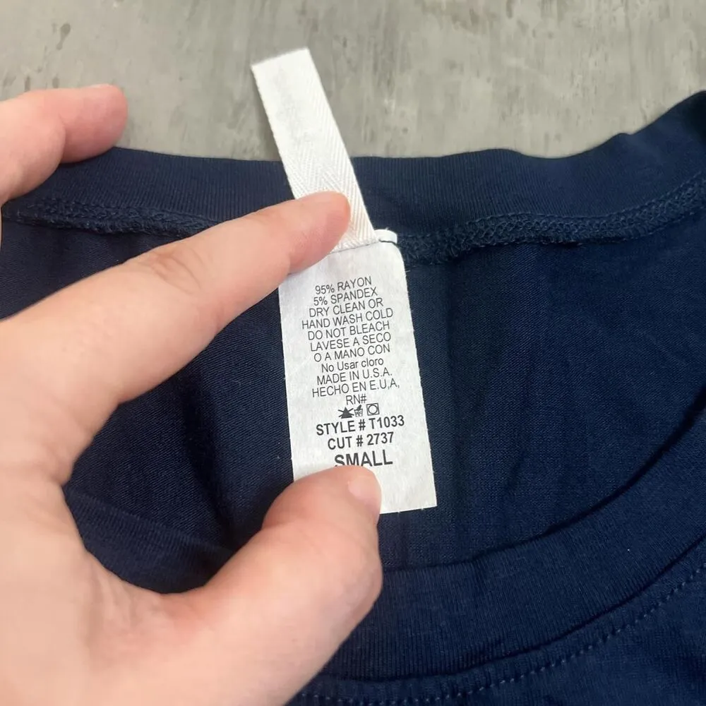 Cropped 3/4 Sleeve Crewneck TShirt Blue Size Small - Image 3