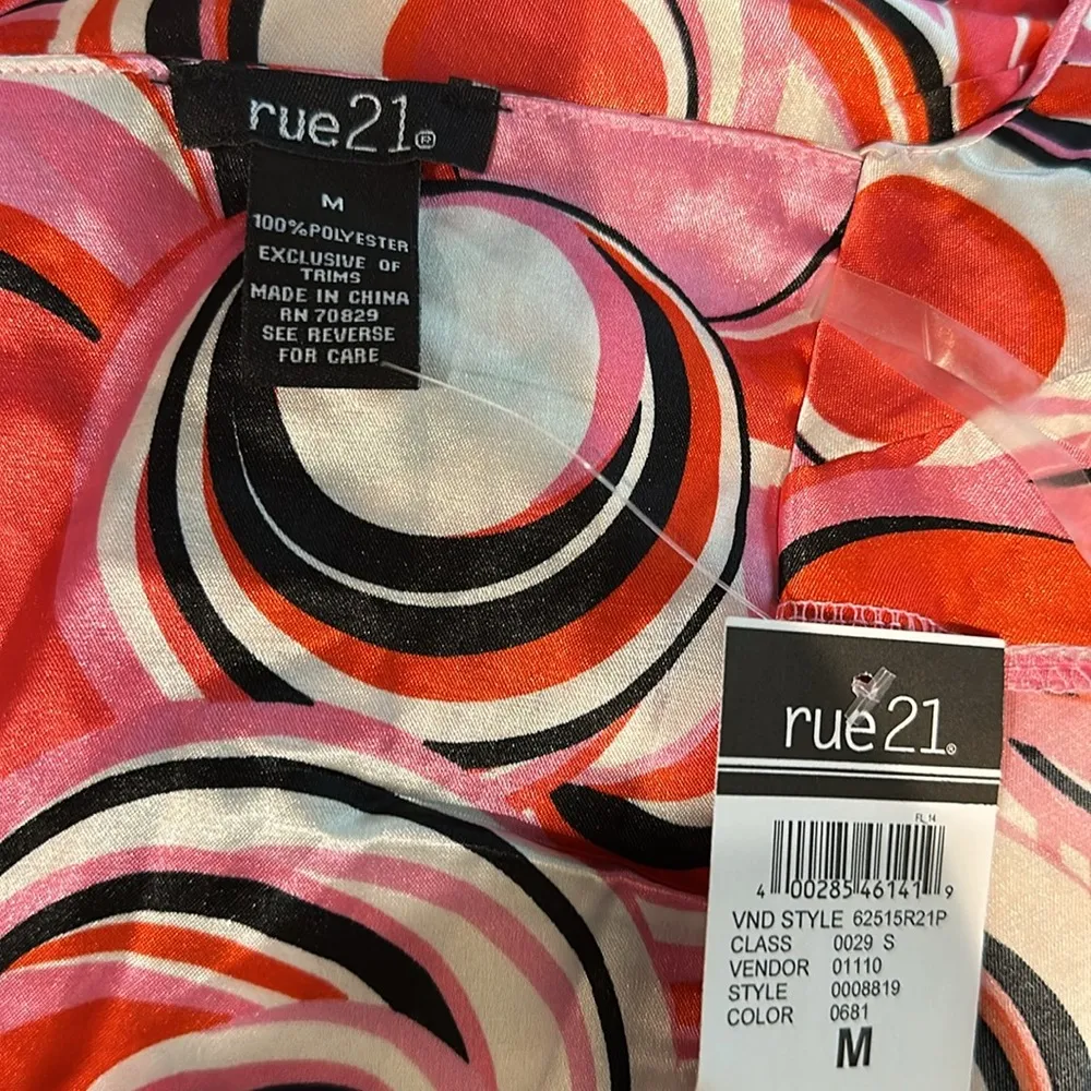 NWT  Women's Halter Top - Pink and Red Swirl Design - Image 5