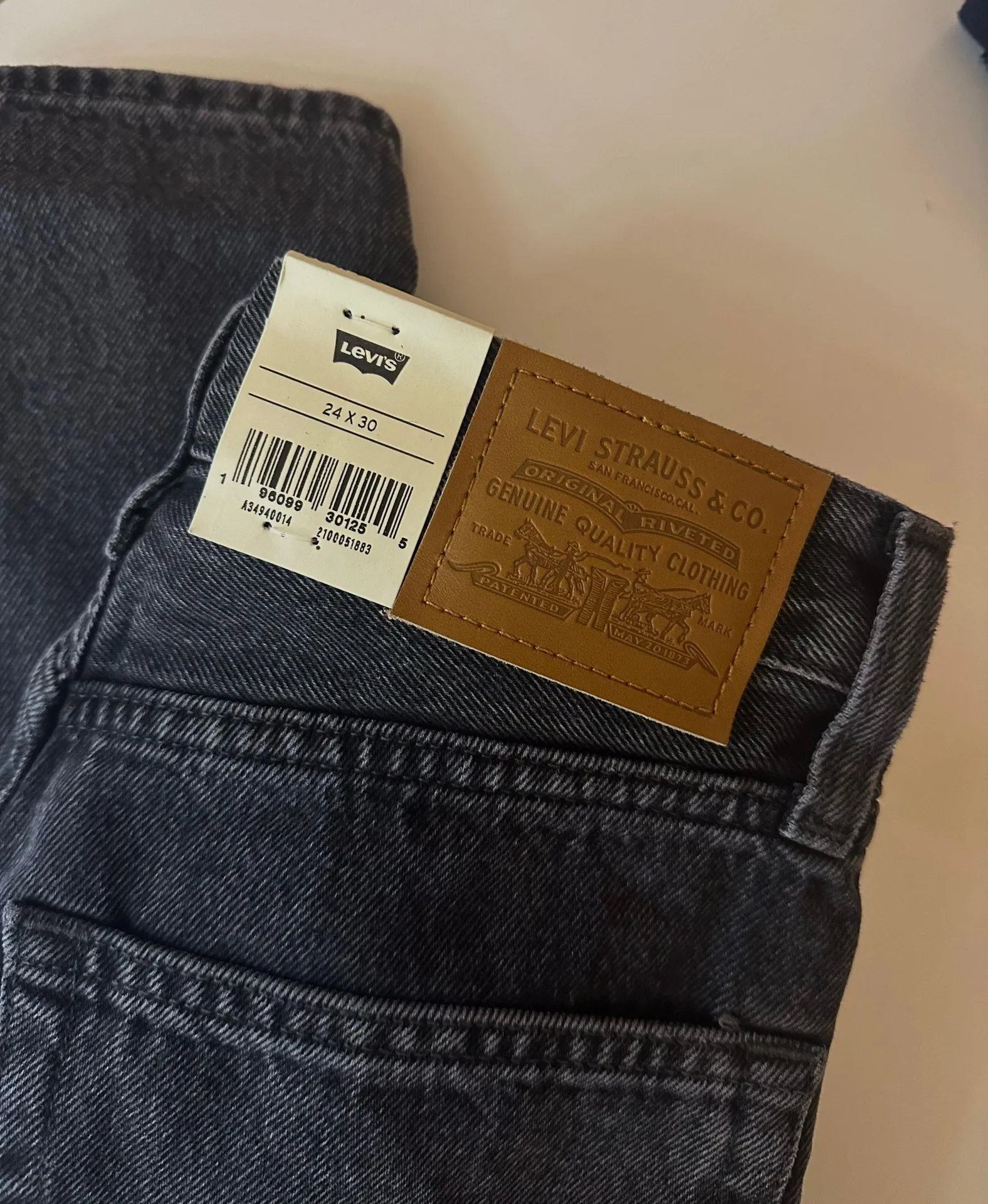 Levi’s Baggy Dad Jeans - Image 3