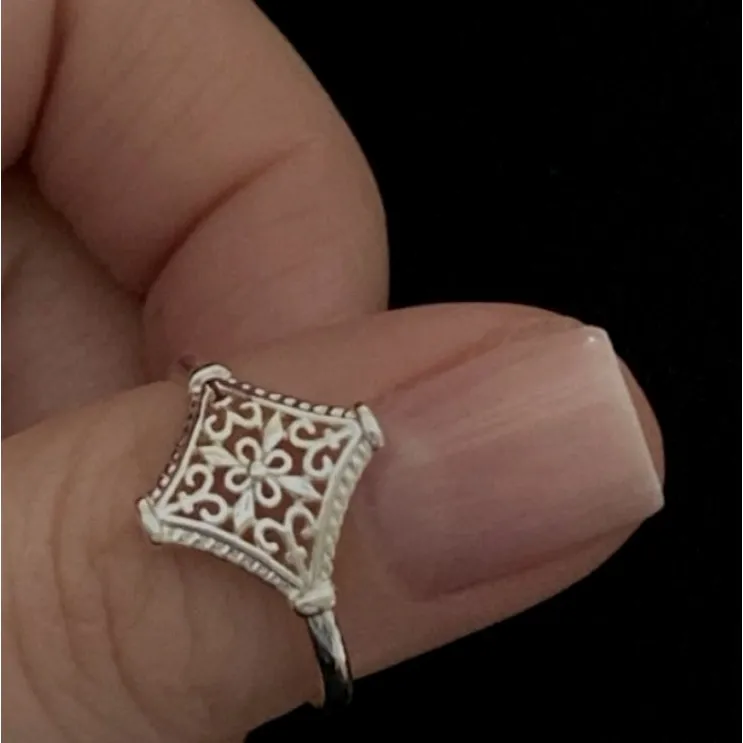 NEW 14k White Gold-Plated 316L Cut Out Filigree Hollow Flower Ring,‎ Size 7 - Image 6