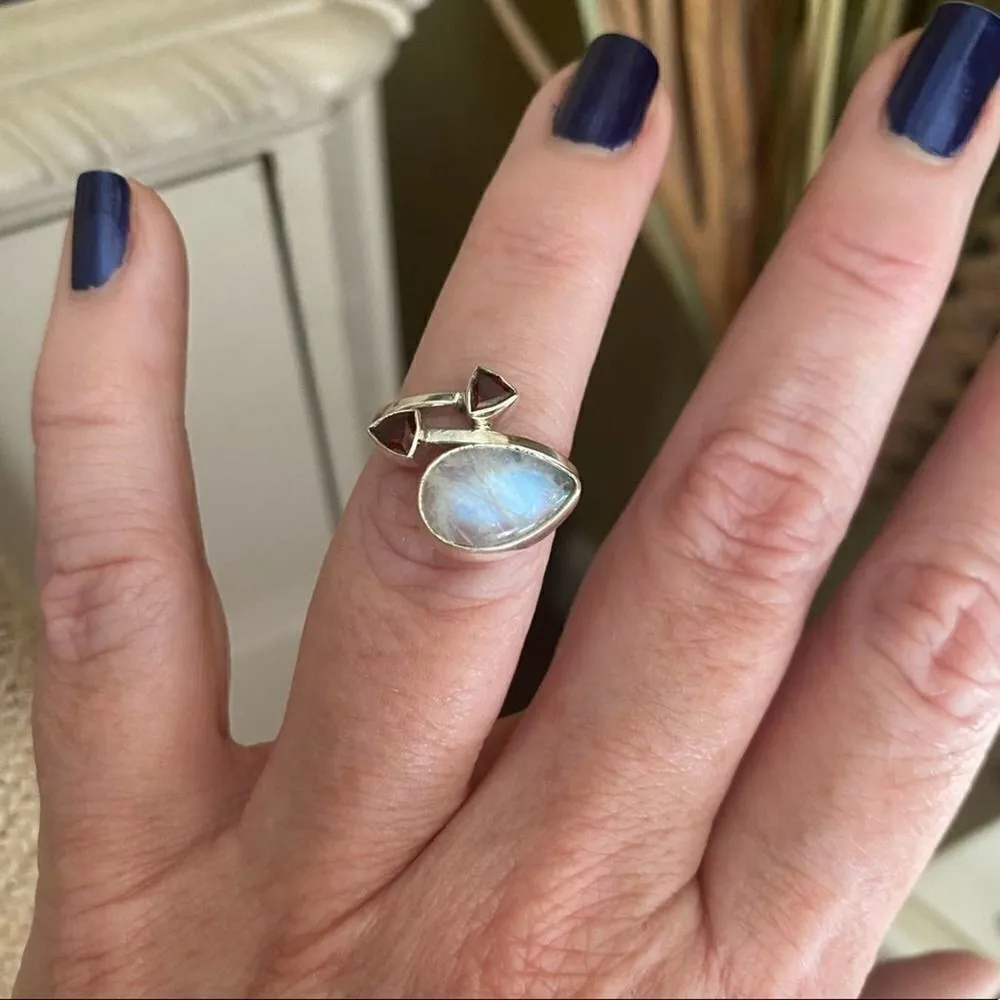 Rainbow Moonstone And Garnet Solid Sterling Silver Ring Size 6 Red - Image 4