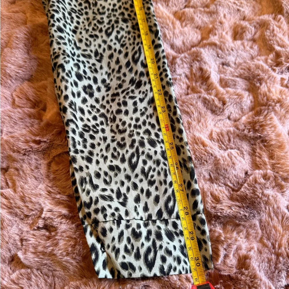 Ecowish  Leopard Print Long Sleeve Blouse size L - Image 8