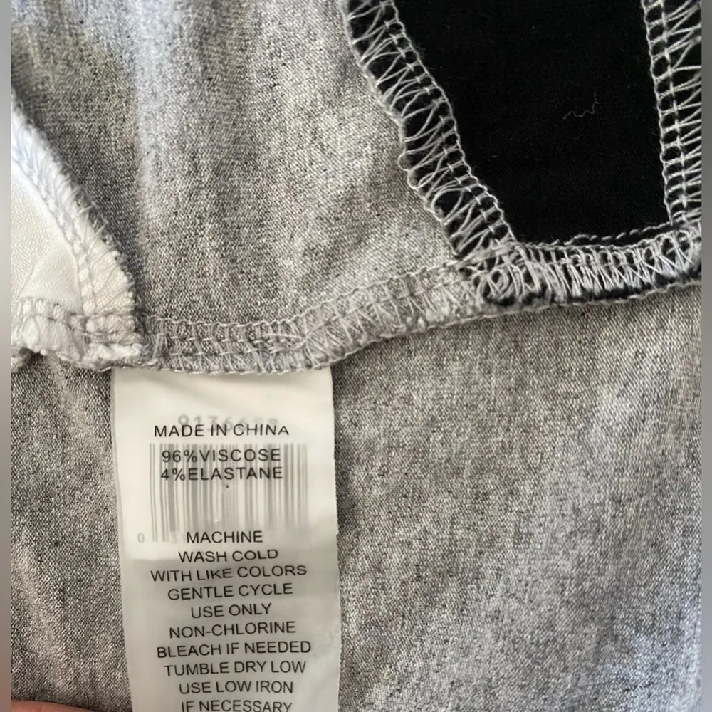 Vince Camuto Sleeveless Top Size Small - Image 8