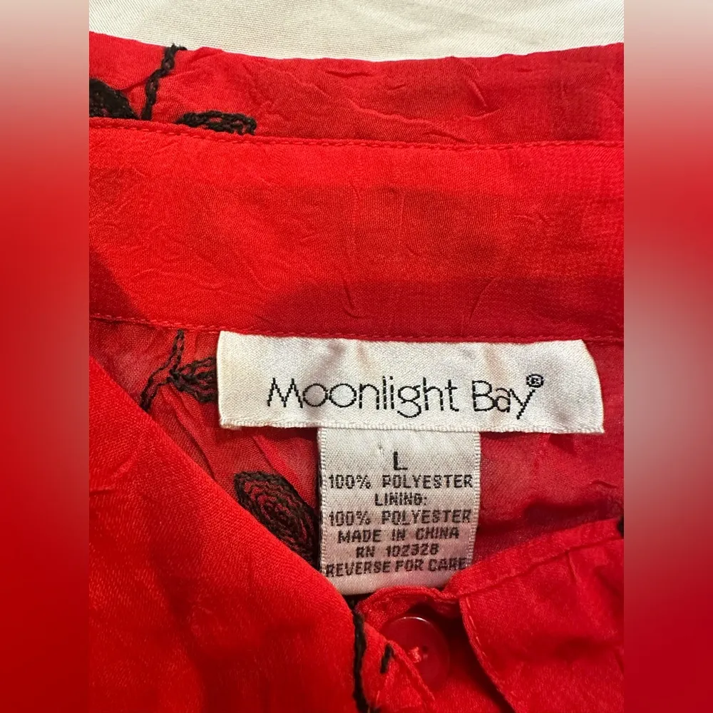 Moonlight Bay Red Sheer Floral Notched Collared Button Up Blouse Size L - Image 3