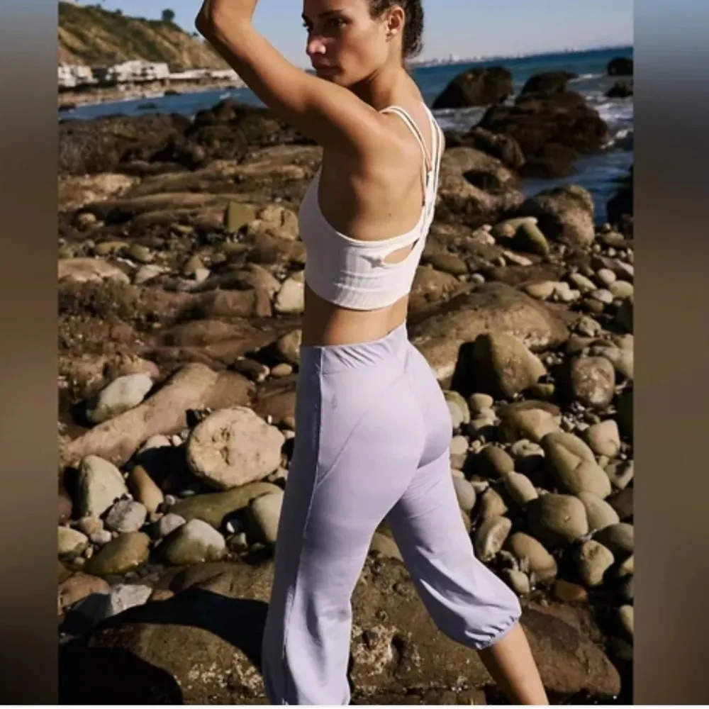 {M} NWT Free People FP Movement Let's Bounce Cropped Pants in
Dusted Cerulean - Image 3