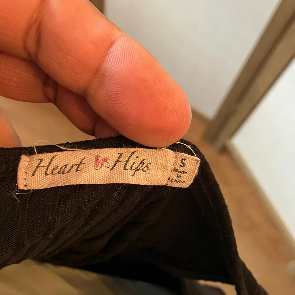 Heart Hips Elegant Black top one piece two piece look small Size undefined - Image 2