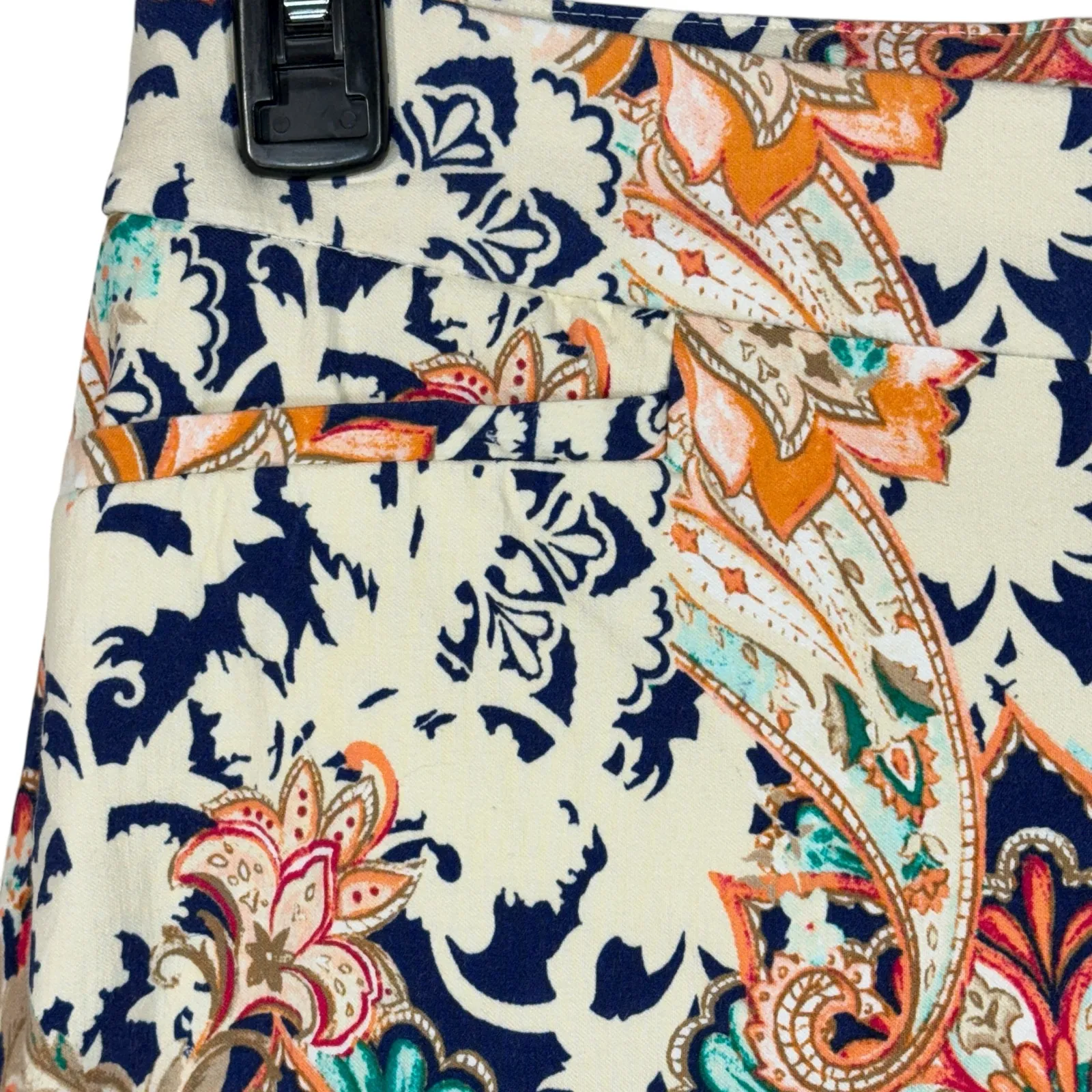 Chico’s SZ 2.5 (14) Crop Pants Pull-On Stretch Paisley Floral Flat Front Hi-Rise - Image 3