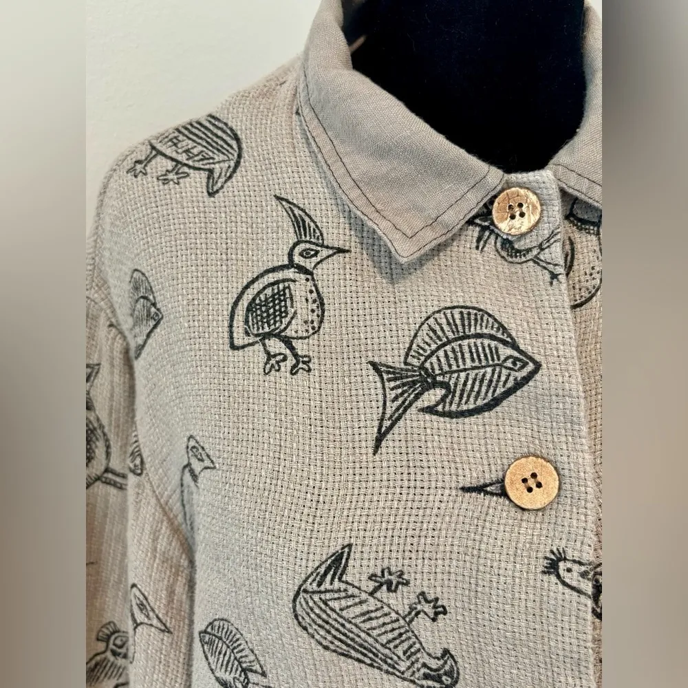 BETS by Canvasbacks Taupe Black 4 Wood Button Bird Fish Linen Boxy Jacket Medium - Image 5