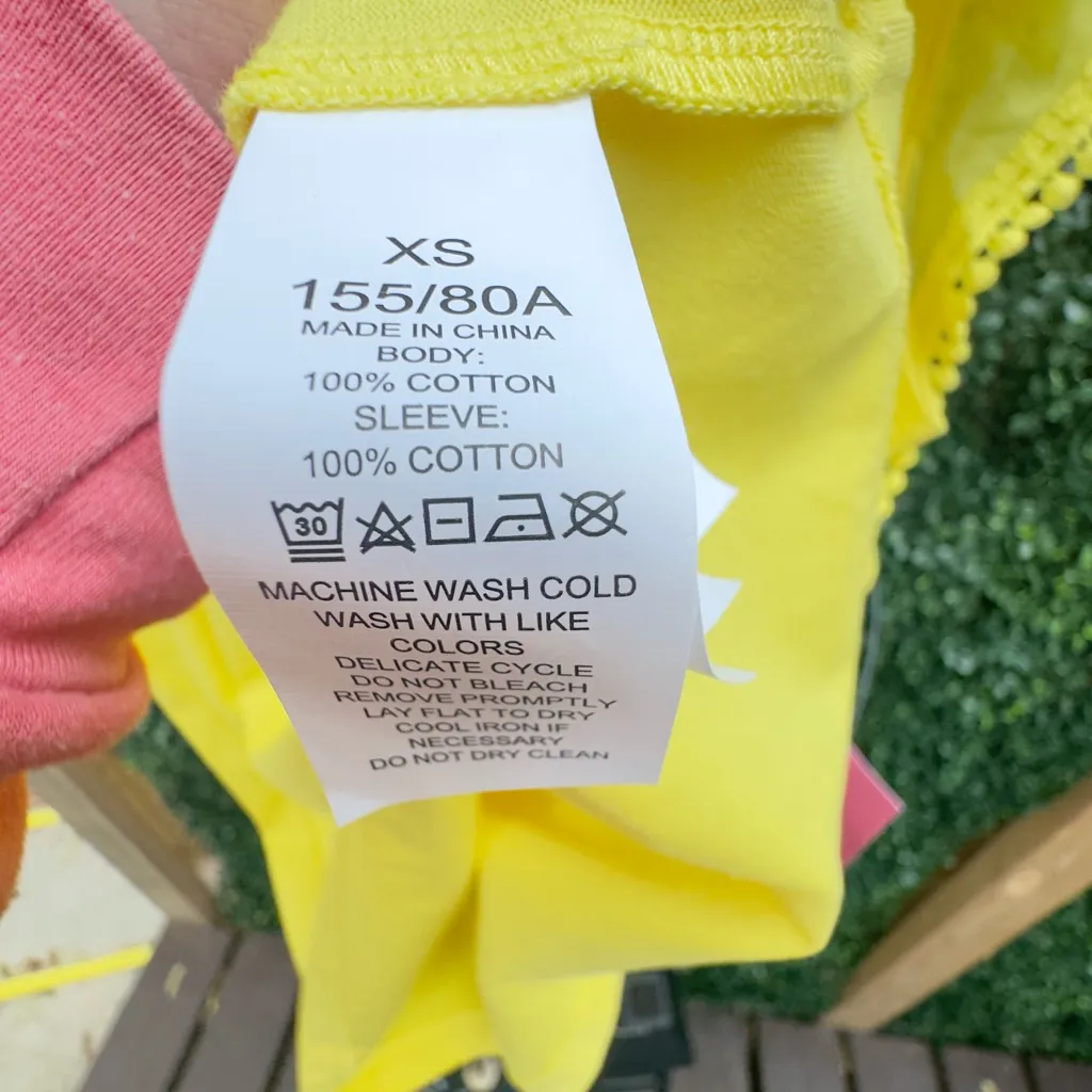 NWT Kate Spade yellow flutter sleeve tee. Size XS in Brightlemon - Image 5