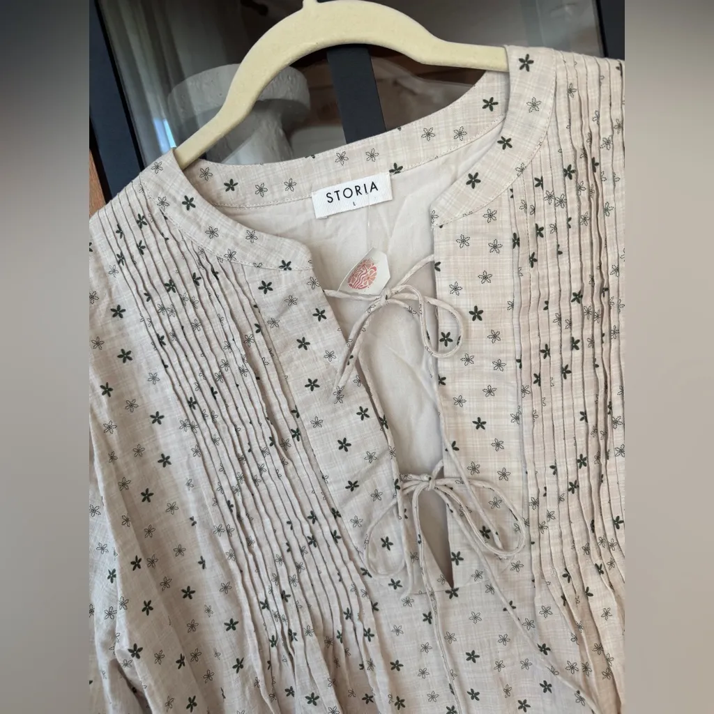 Storia mini dress tie front bows beige airy flax ditsy floral block print tiered - Image 3