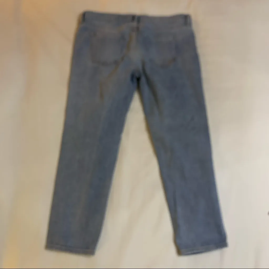 Express Jeans Cropped Girlfriend Fit Acid Wash Distressed Denim Jeans 8 - Image 4