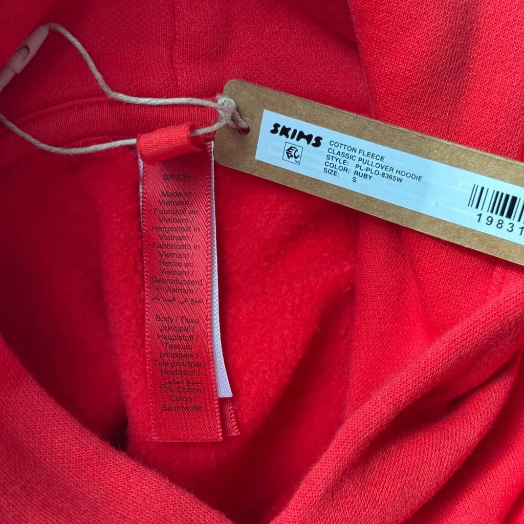 Skims Cotton Fleece Classic Pullover Hoodie in Ruby, size small - Image 5