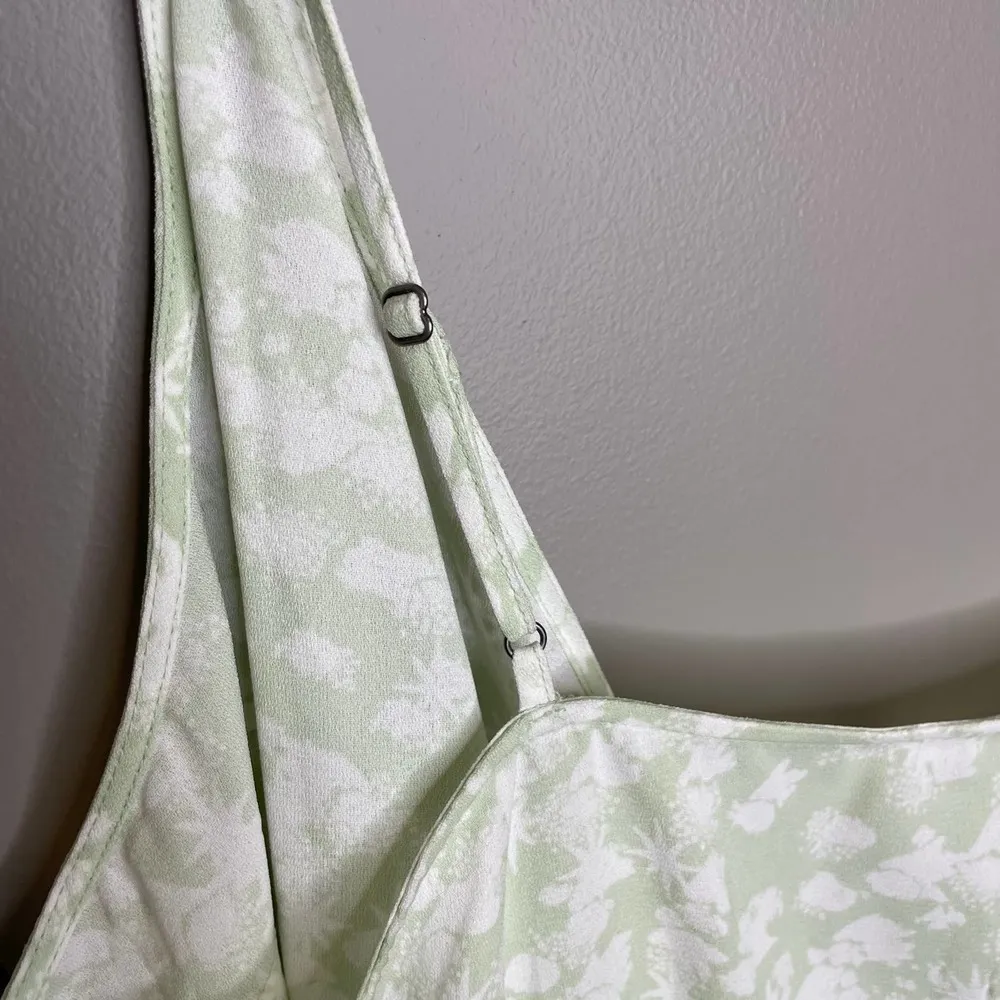 NWOT Nordstrom Leith Green White Floral Print Wrap Plus Size Camisole Blouse 1X - Image 10