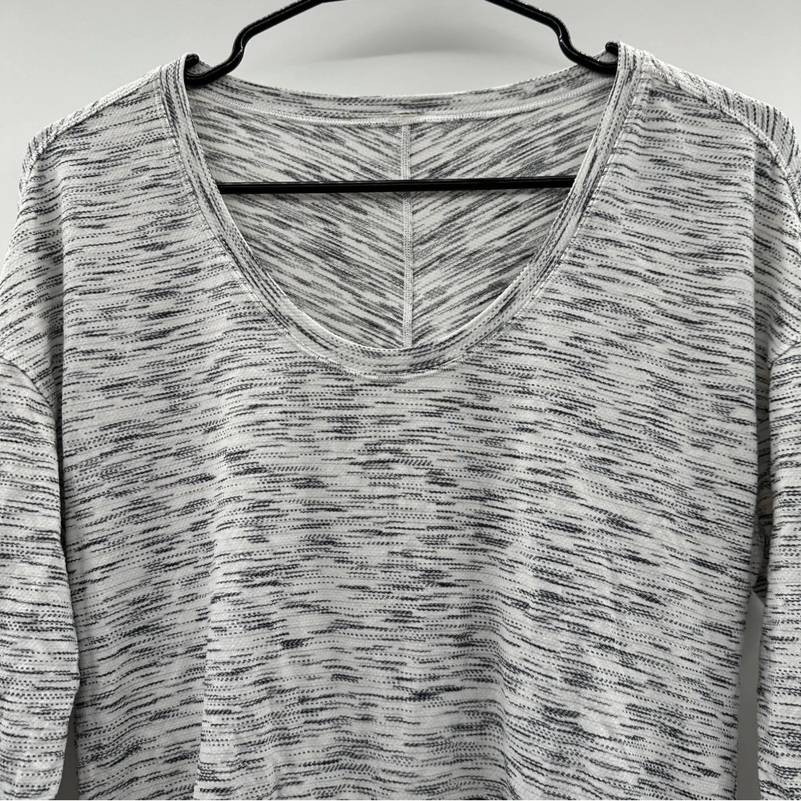 Lululemon Meant To Move Long Sleeve in Tiger Space‎ Dye Black White Size 4 - Image 3