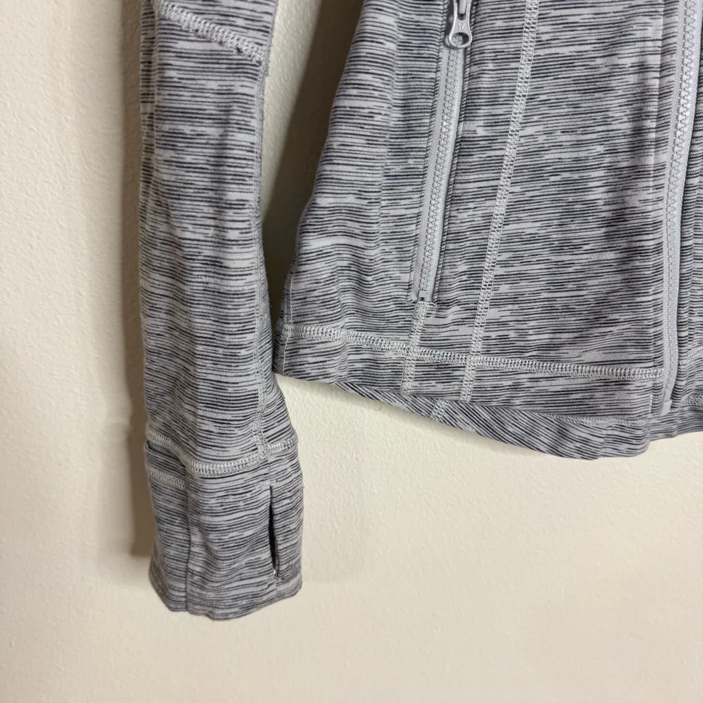 Lululemon ladies athletic wear Gray Full-Zip define Jacket SZ 4 gym working out - Image 4