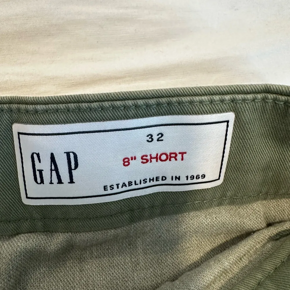 NWOT GAP Womens Dusty Green Sz: 32 - 8” Chino Stretch Shorts. Slash Pockets. - Image 6