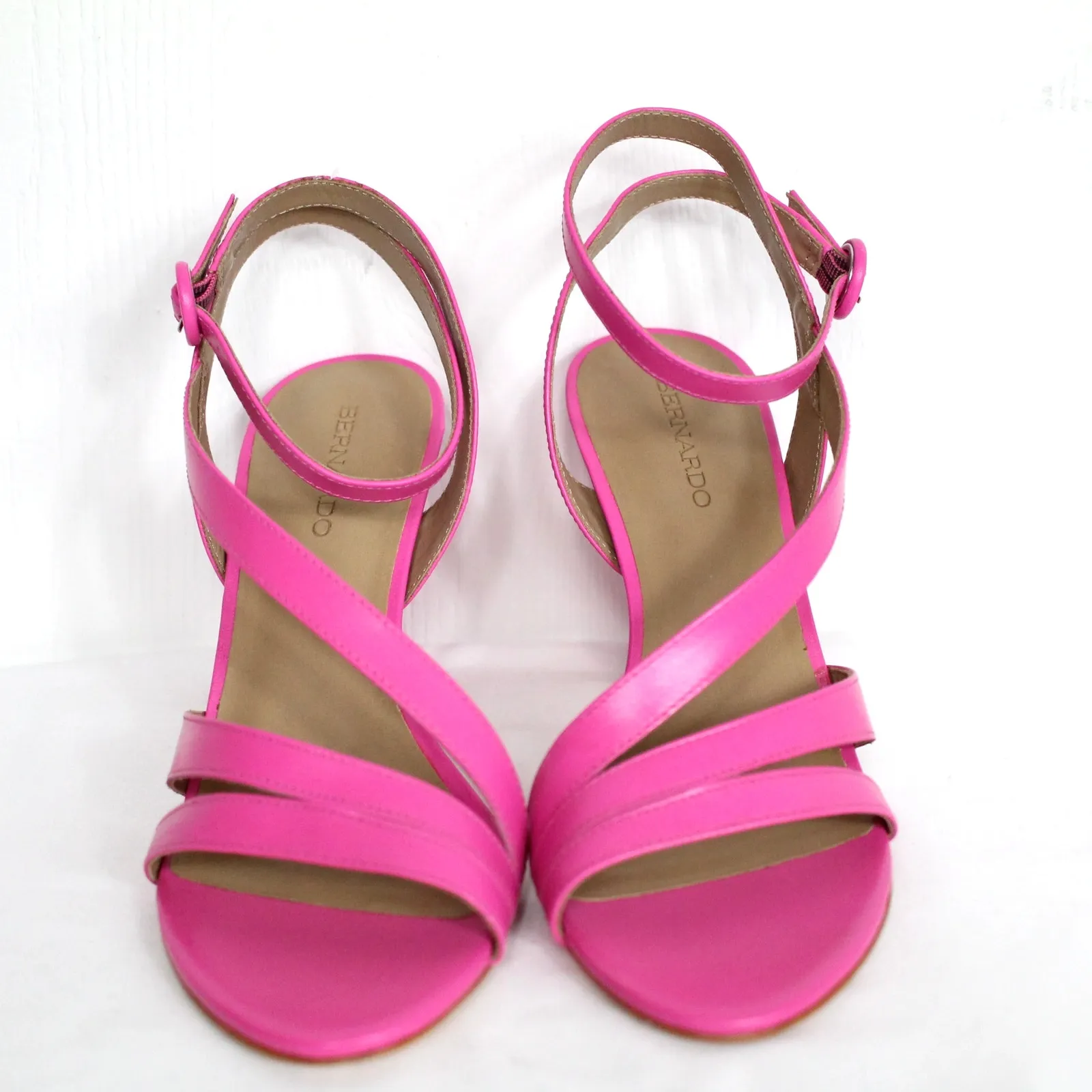 Bernardo Leslie Heels Size 8.5 NWOB Barbiecore Pink - Image 2