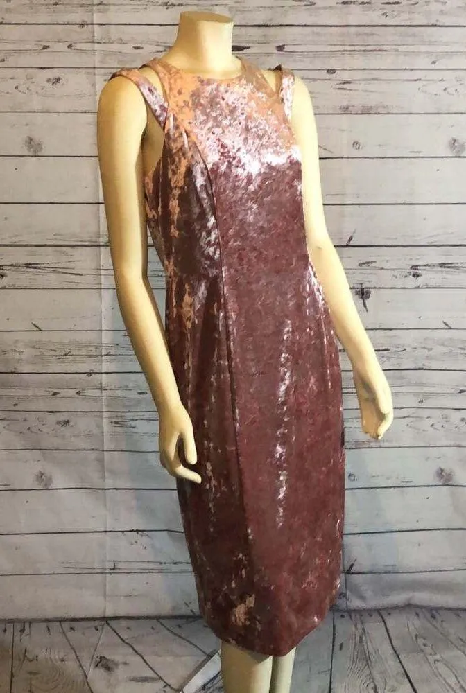 Maggy London crushed velvet dress in frosted pink with shoulder cut out size 10 - Image 8