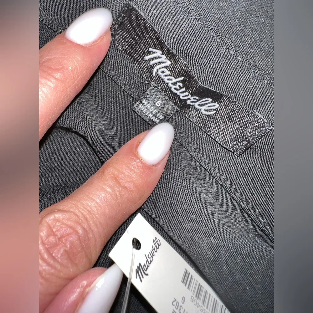 Tie Waist Straight Leg Jumpsuit
Size 6 NWT, classy & Chic in jet black - Image 15