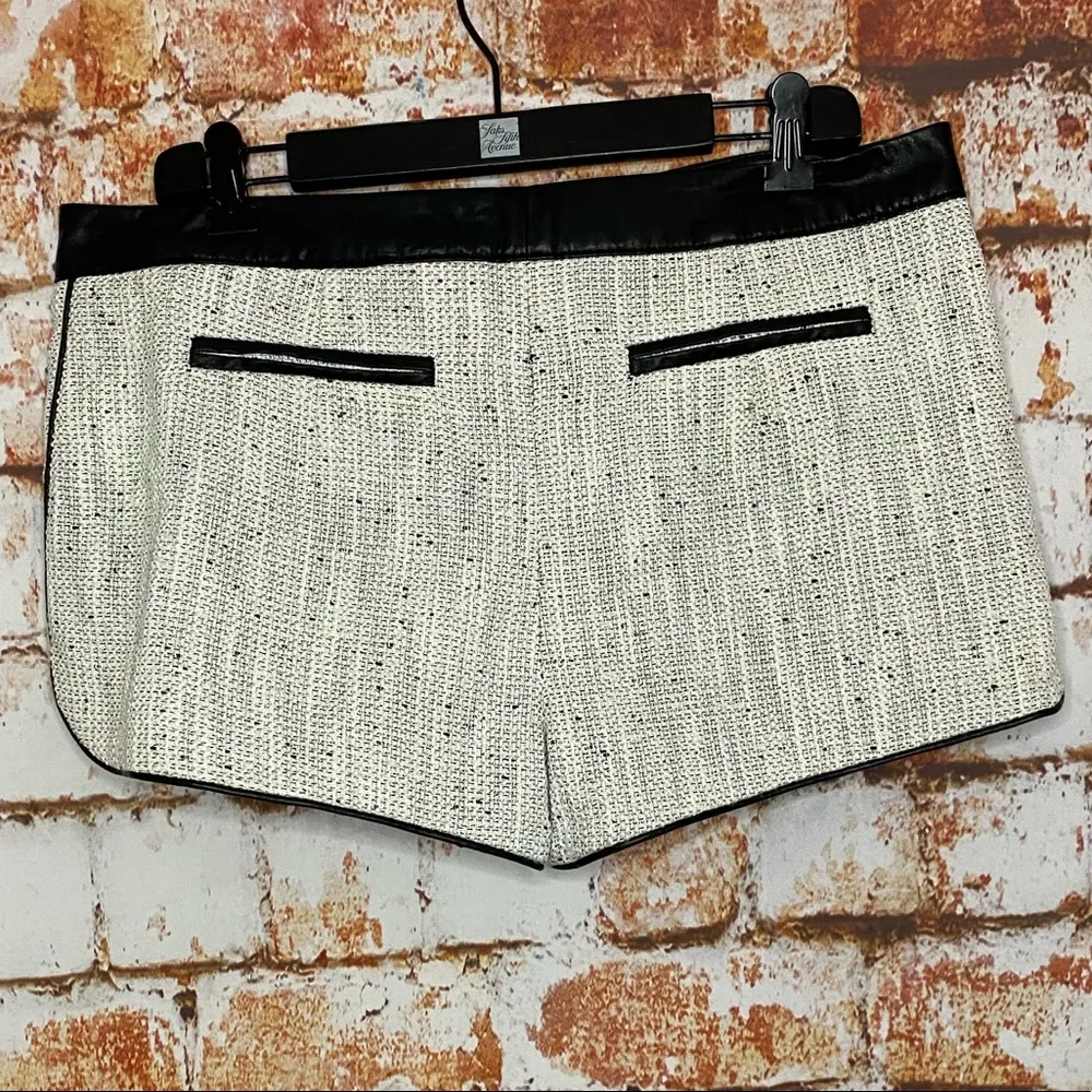White Woven Tweed Shorts Faux Leather Trim Large - Image 3