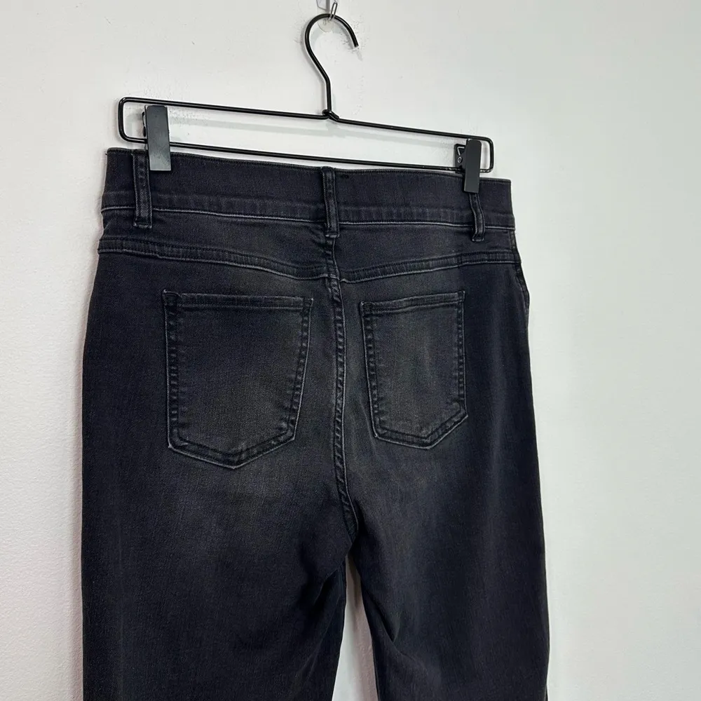 Spanx Straight Leg Jeans Vintage Black 20355R Pull On size Medium - Image 6