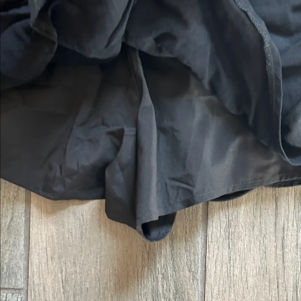 Elegant Black Ruffled Women's Skorts Size L - Image 5