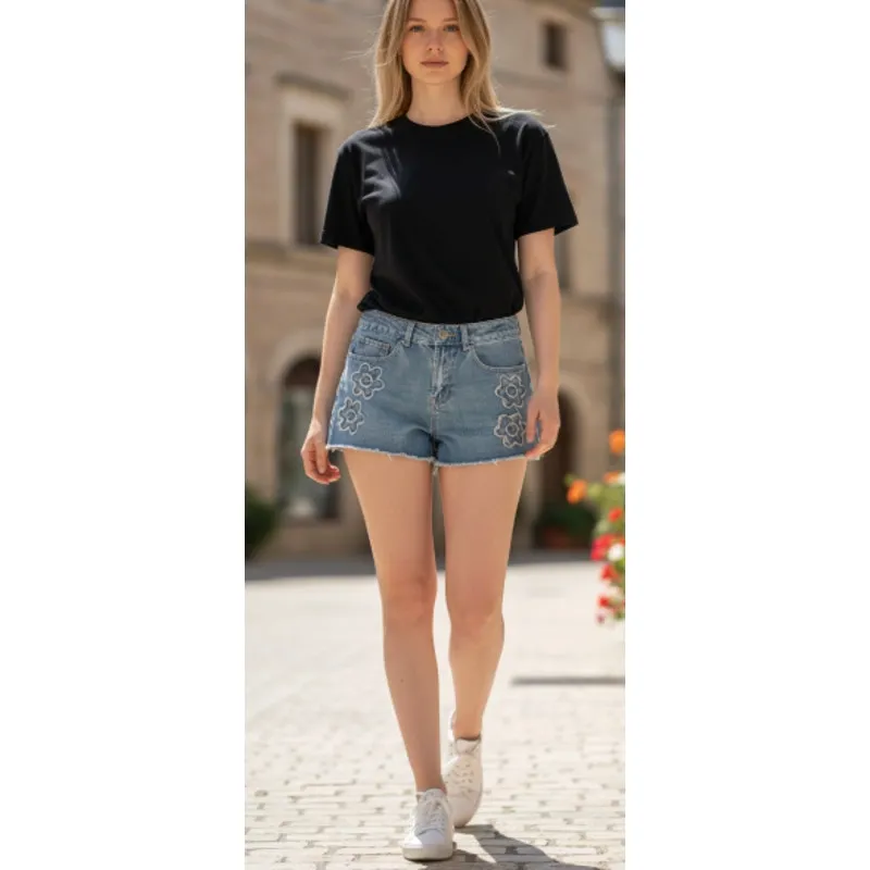 Angel Kiss Denim Flower Applique Shorts size 29 - Image 7