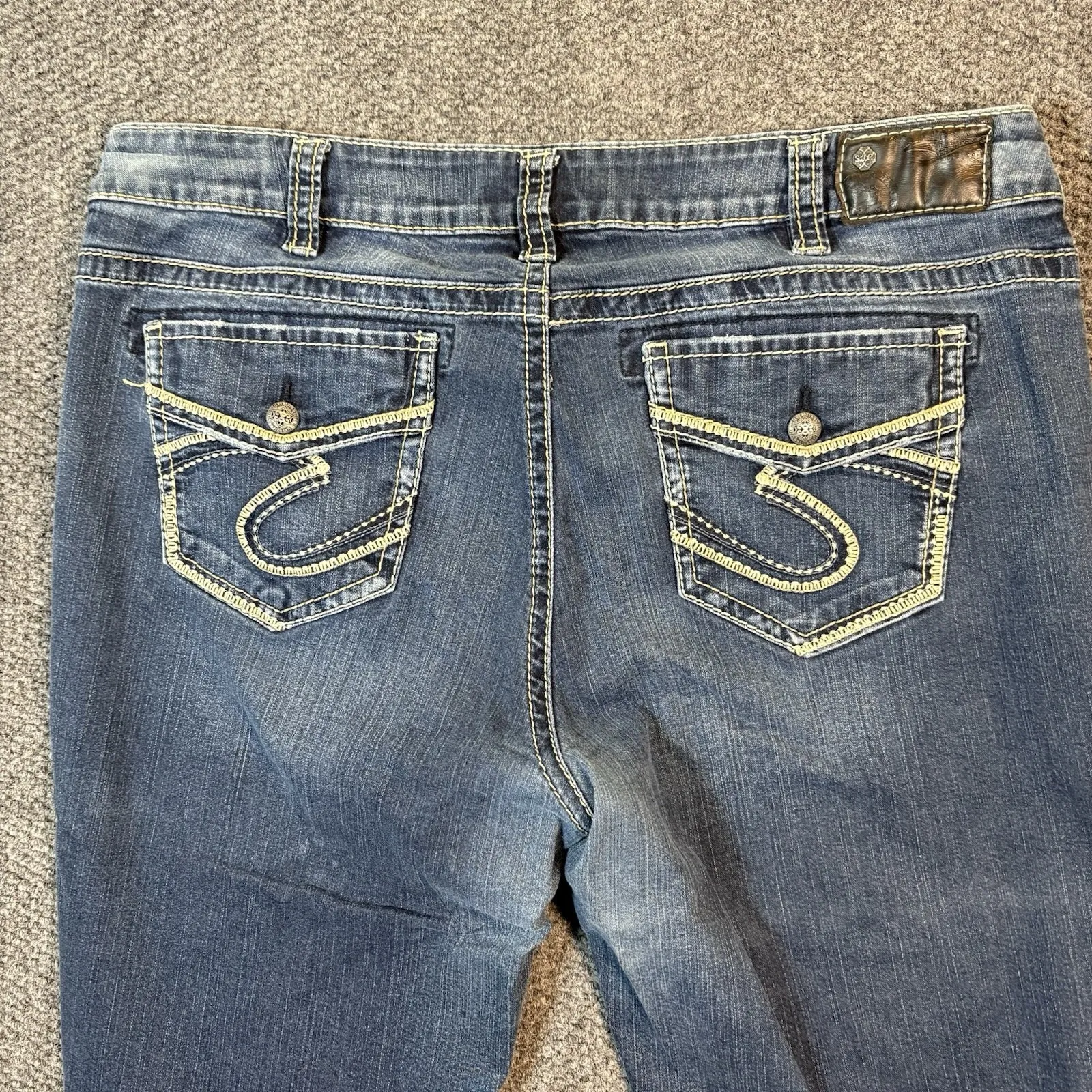 Silver Jeans Suki Hi Rise Slim Boot Womens Dark Wash Flap Pocket Denim Sz 22 - Image 4