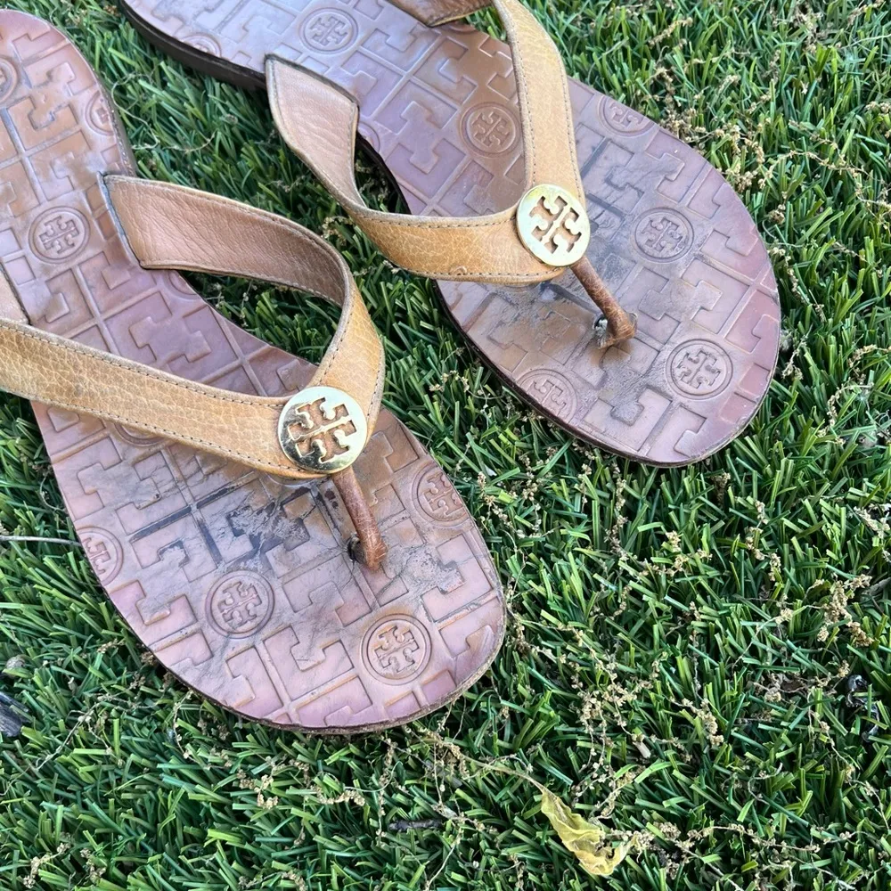 Tory Burch Thora Tan Thong Sandals - Image 4