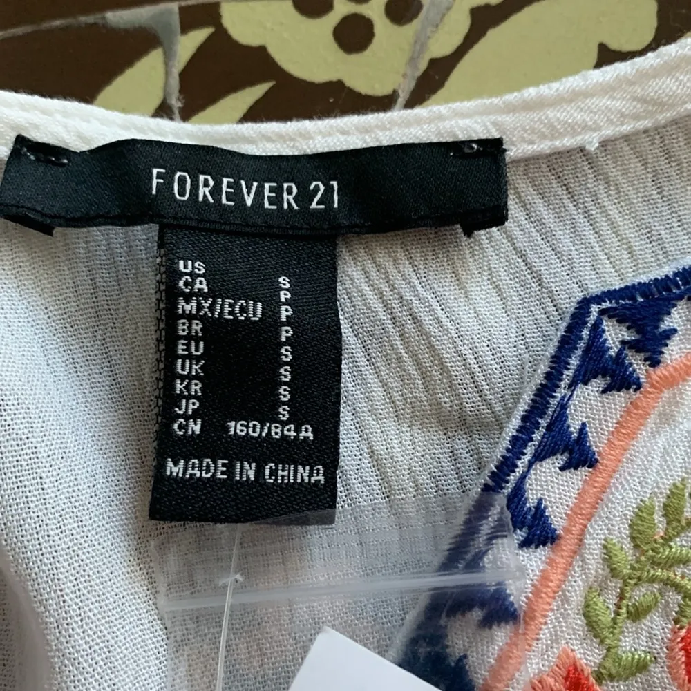 FOREVER 21 White Gauze Embroidered Dress Sz: S - Image 5