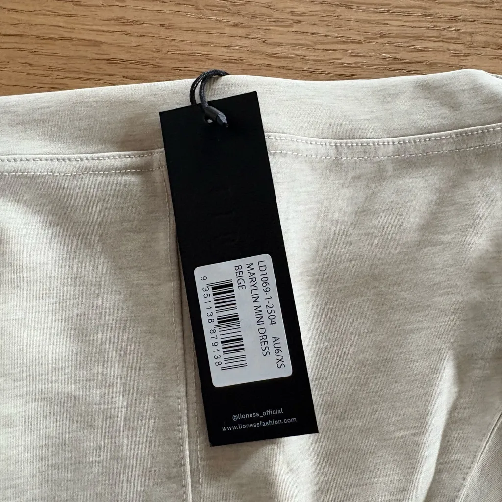 Lioness dress - Image 2