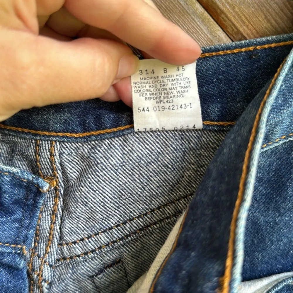 Levi’s vintage blue wash made in USA straight leg 505 jeans size 2 26 inches - Image 8