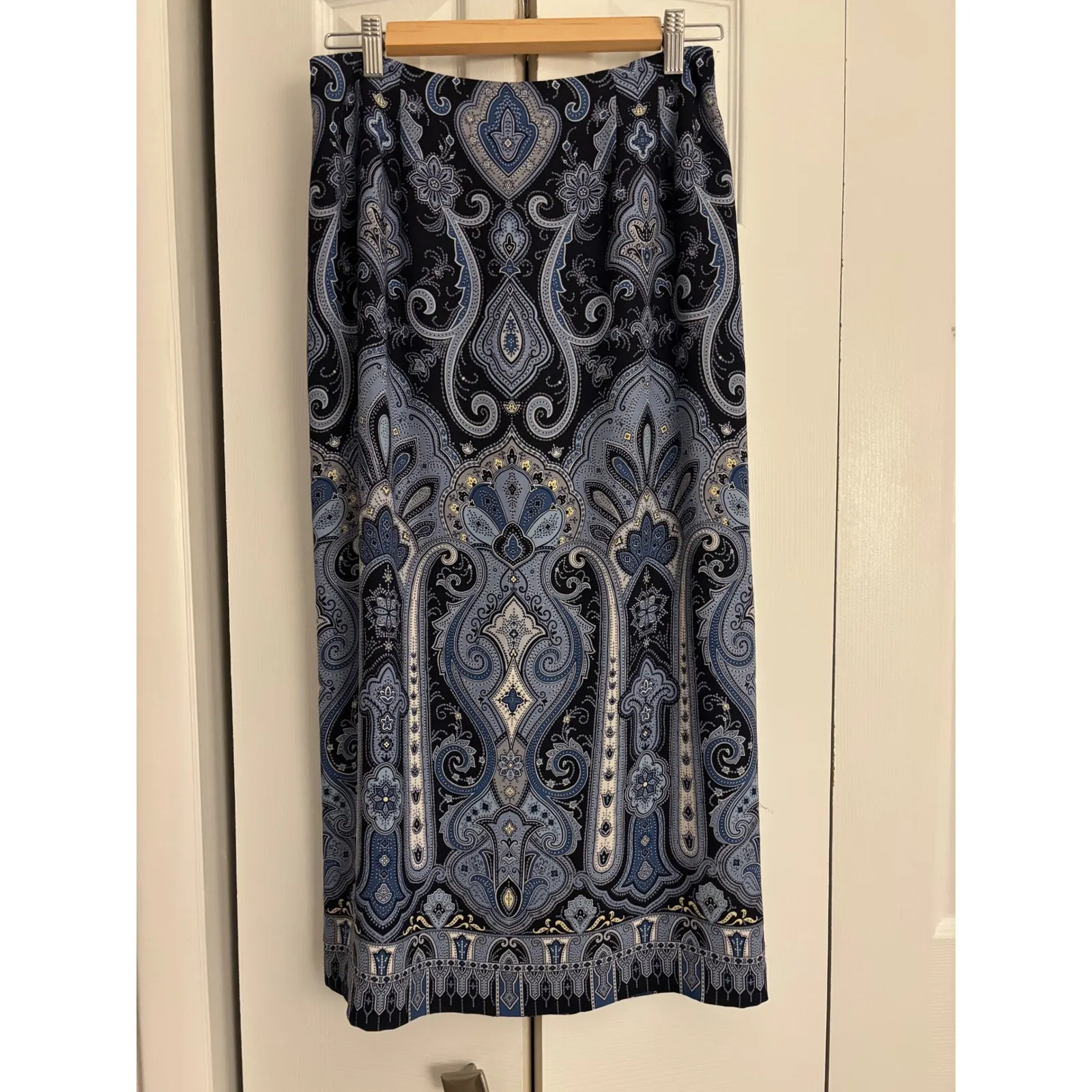 Vintage Talbots 100% Silk Paisley Skirt – Size 10P – Navy Blue - Image 2