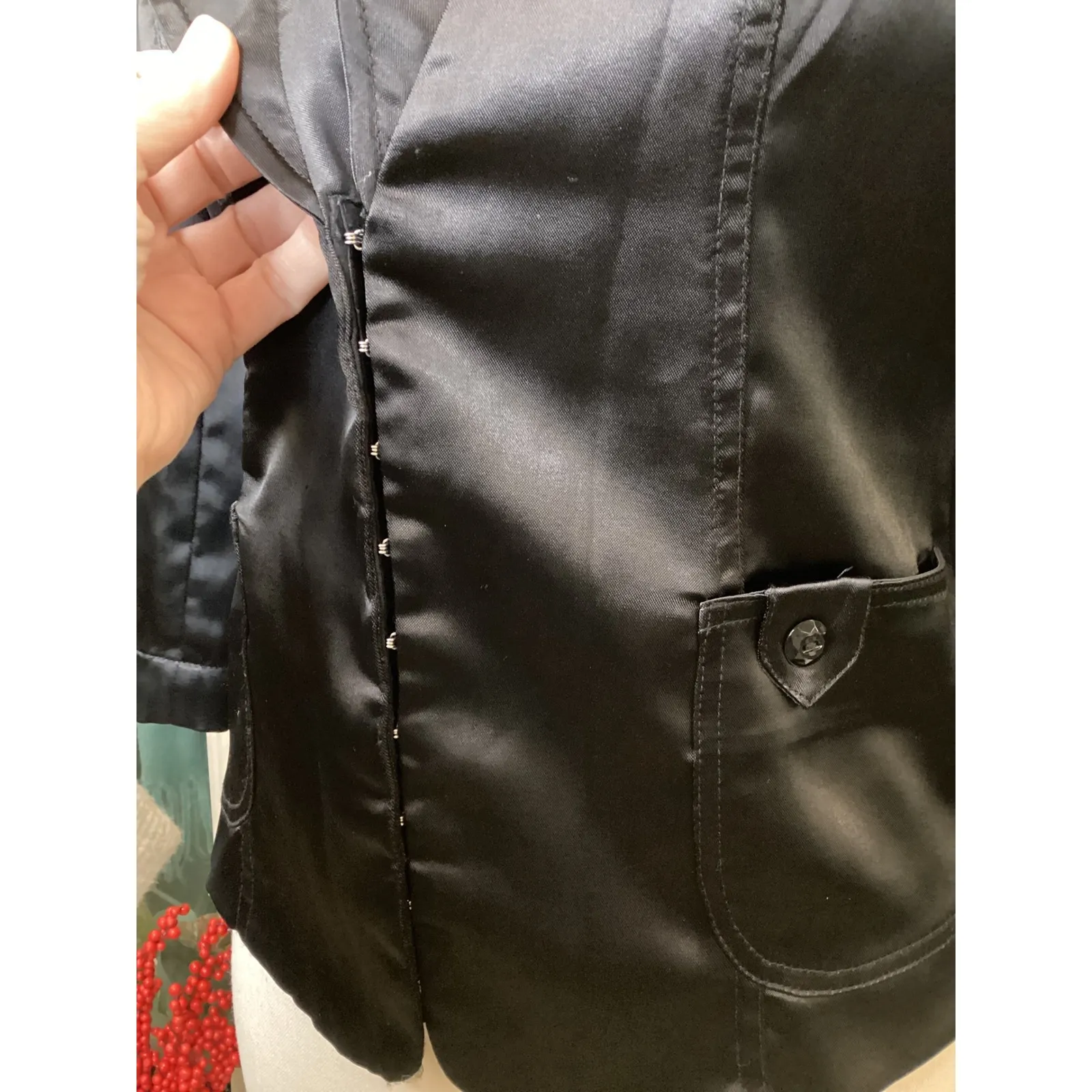 G by Guess Black Satin Cropped Blazer Jacket Hook Closure 3/4 Sleeve Juniors M - Image 5