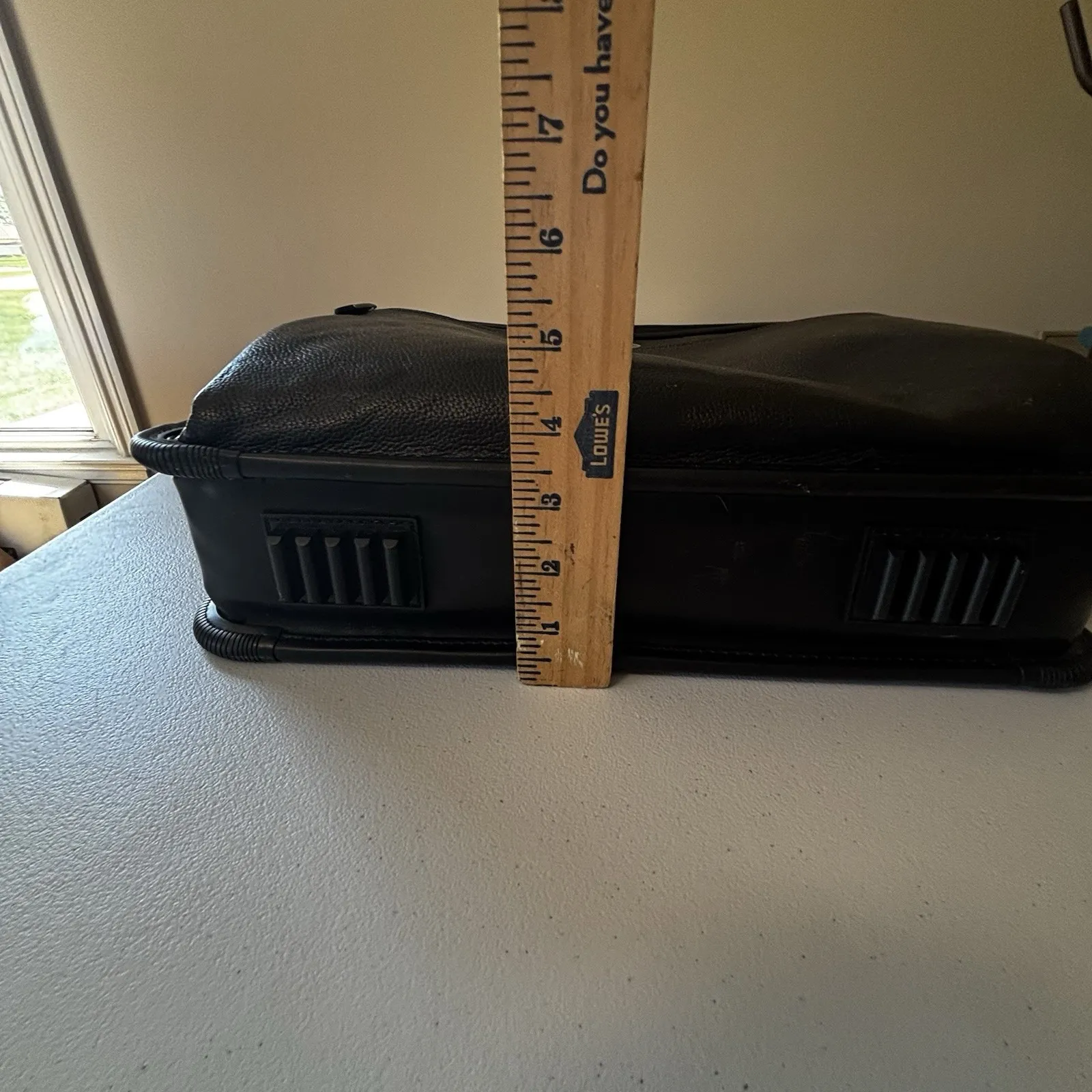 Targus 17" black Leather Laptop Computer Case Bag Shoulder Strap TLE400 - Image 8