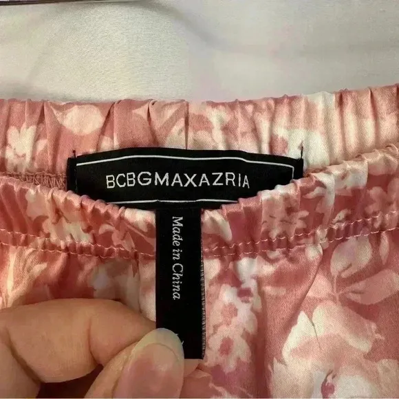 BCBG Maxazria Sleepwear Short Set Large Washy‎ Shadow Floral Pink Floral Satiny - Image 8