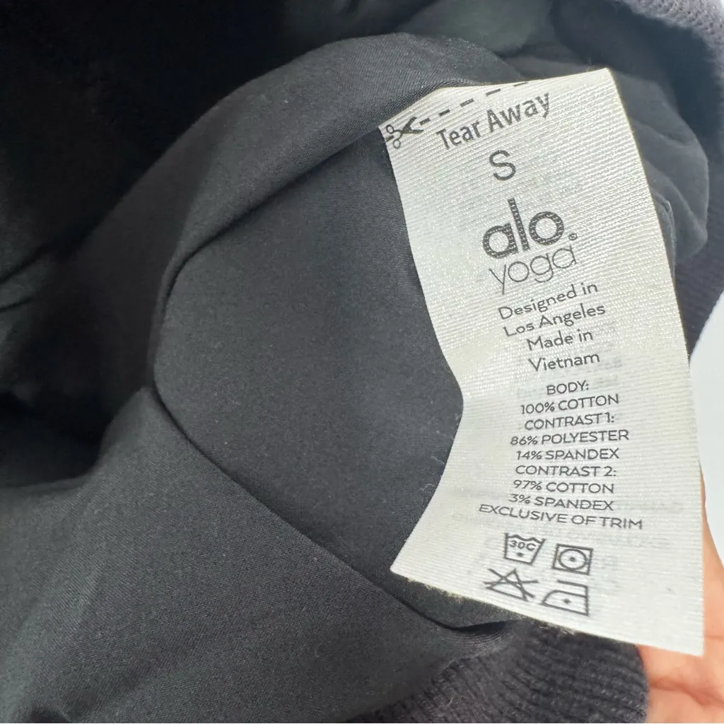 Alo yoga zip up jacket size small - Image 5