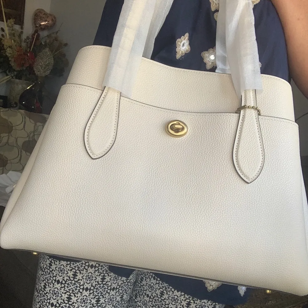 Coach Authentic  1941 Pebbled leather 3 compartments turnlock carryall/tote/Crosb - Image 9